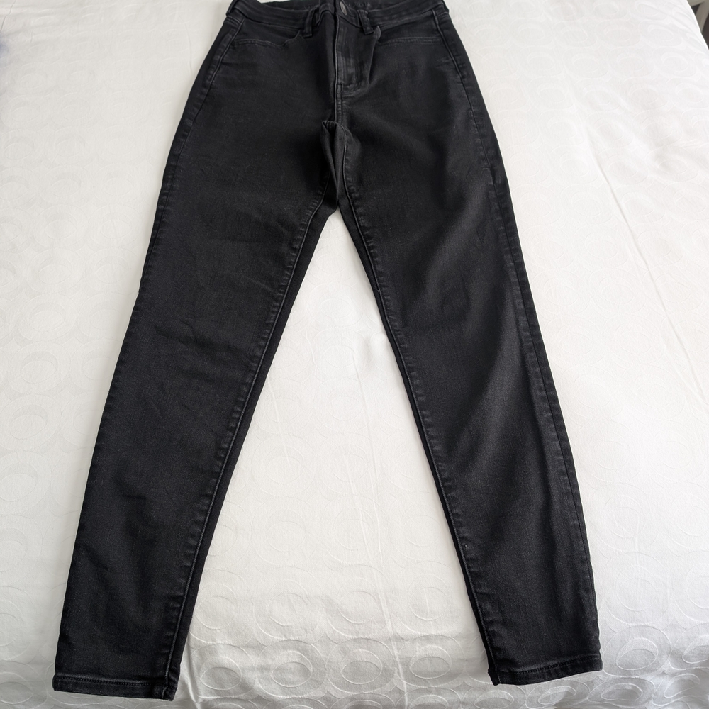 American Eagle high rise skinny next level stretch jeans black size 6 curvy fit